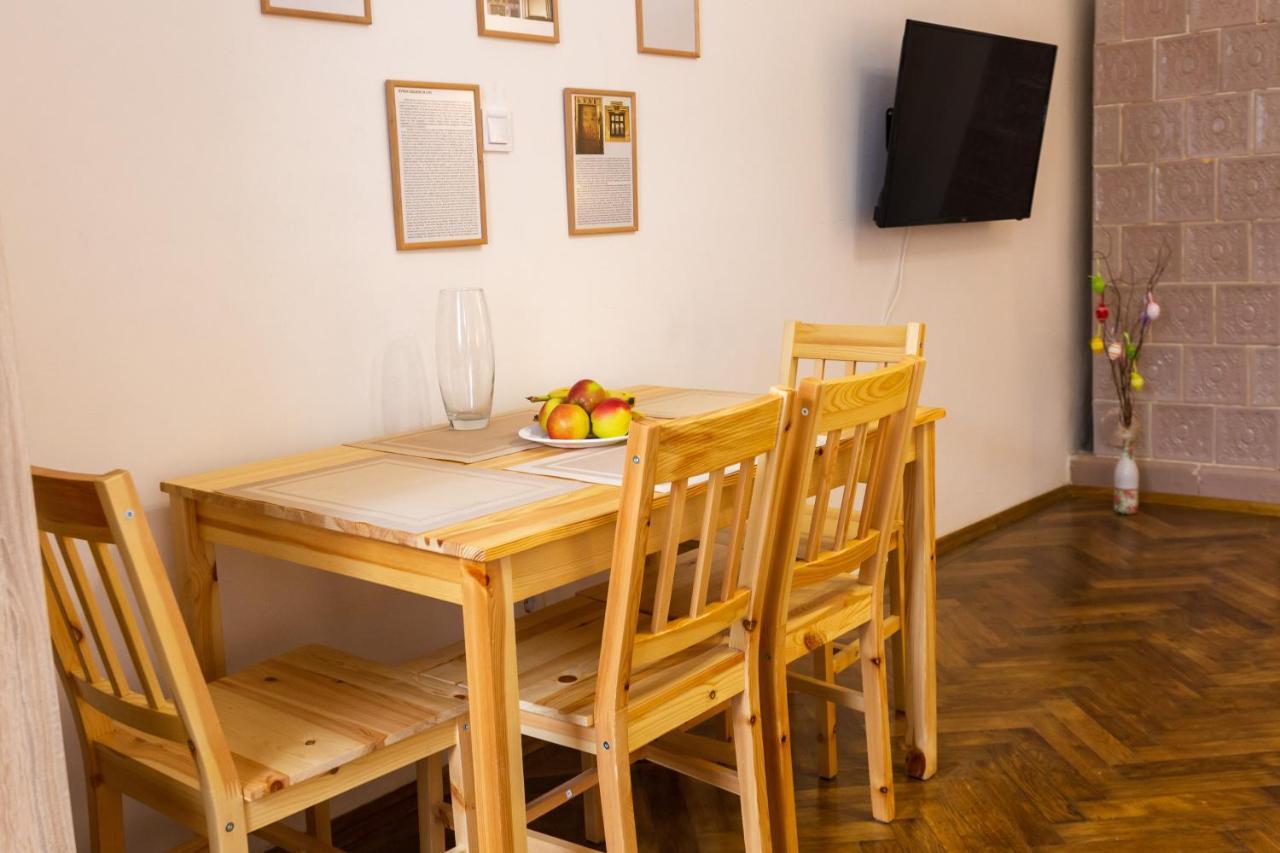 Peaceful Studio On Rynok Square Lviv Exterior foto