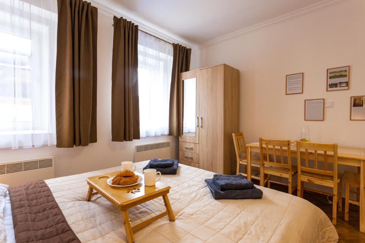Peaceful Studio On Rynok Square Lviv Exterior foto