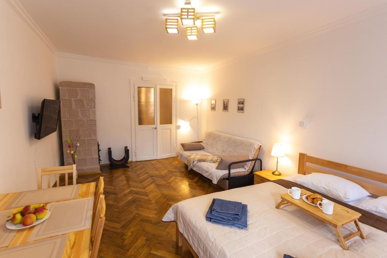 Peaceful Studio On Rynok Square Lviv Exterior foto