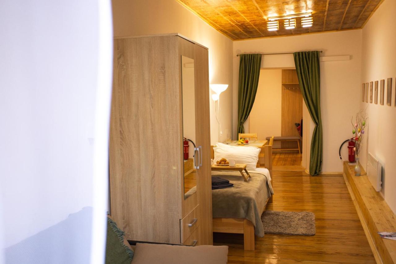 Peaceful Studio On Rynok Square Lviv Exterior foto
