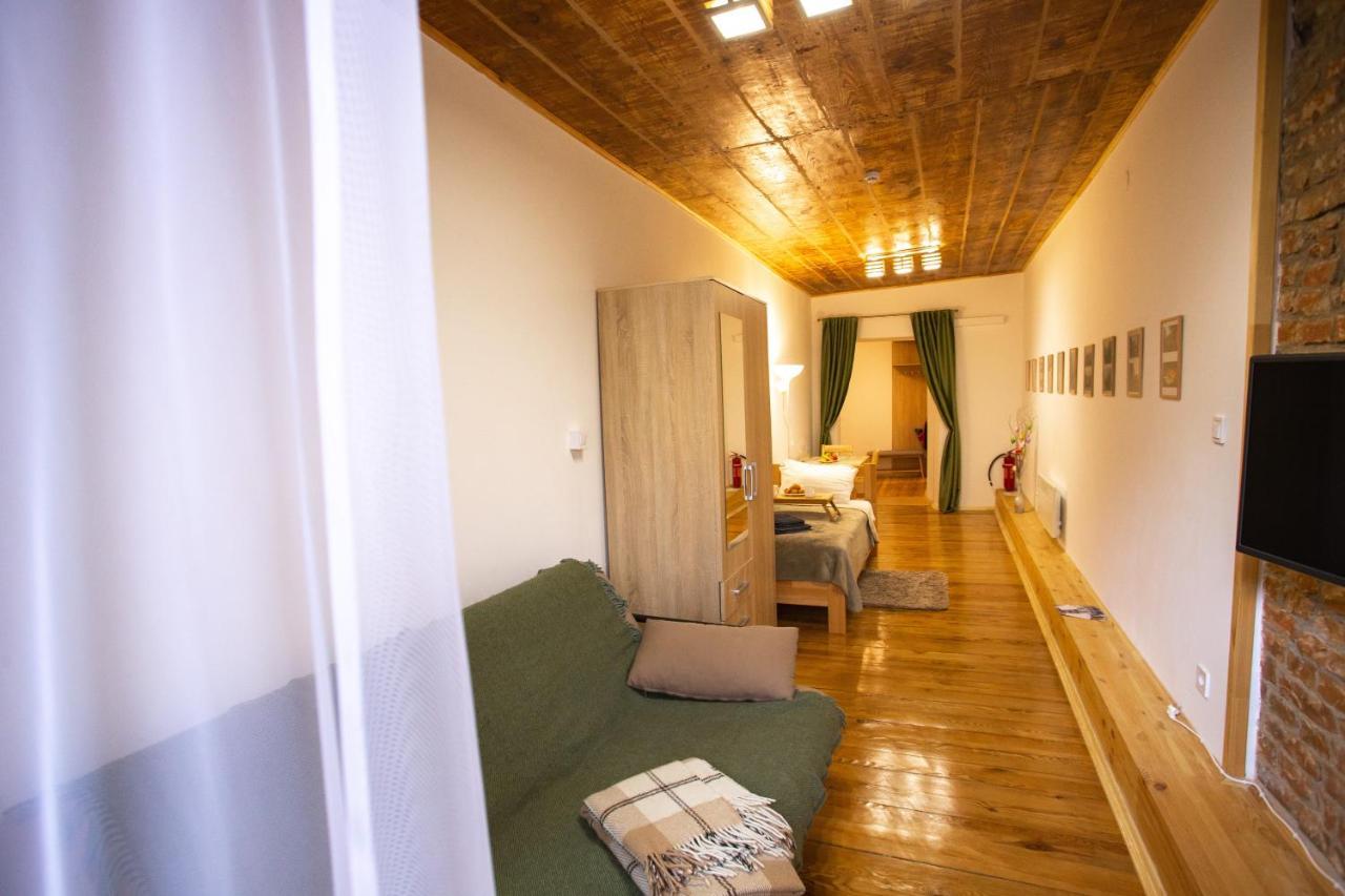 Peaceful Studio On Rynok Square Lviv Exterior foto