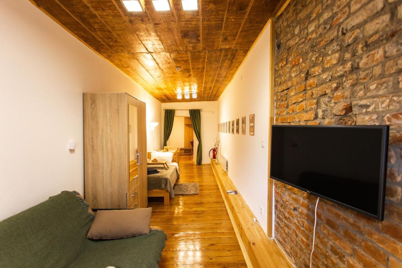Peaceful Studio On Rynok Square Lviv Exterior foto